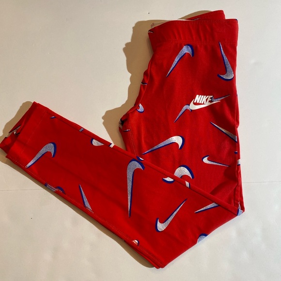 Nike - Picture 3 of 4